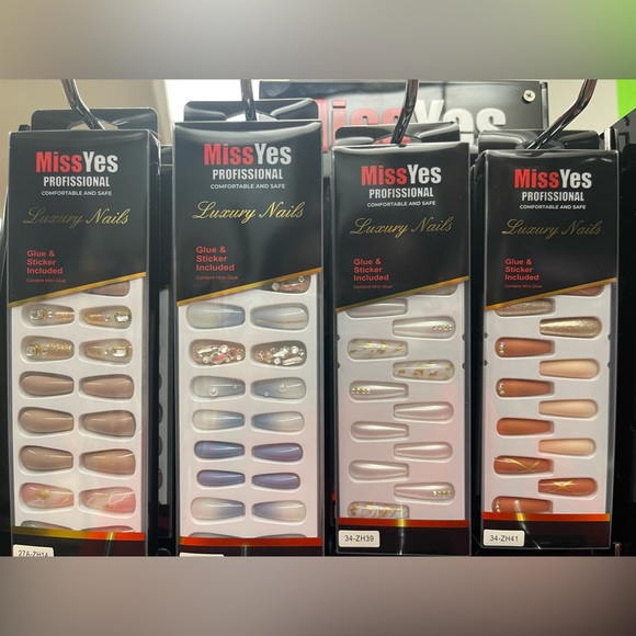 MissYes Luxury Press On Nails - Picture 2 of 15